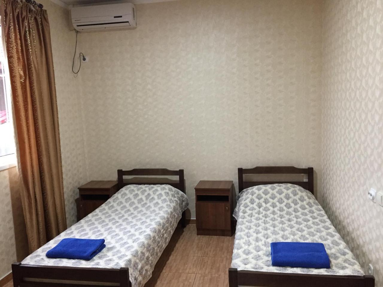 Dionisy Guest House Pizunda Exterior photo